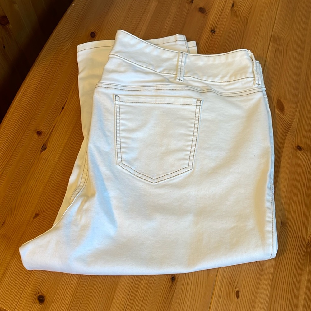 Torrid Crop Jegging